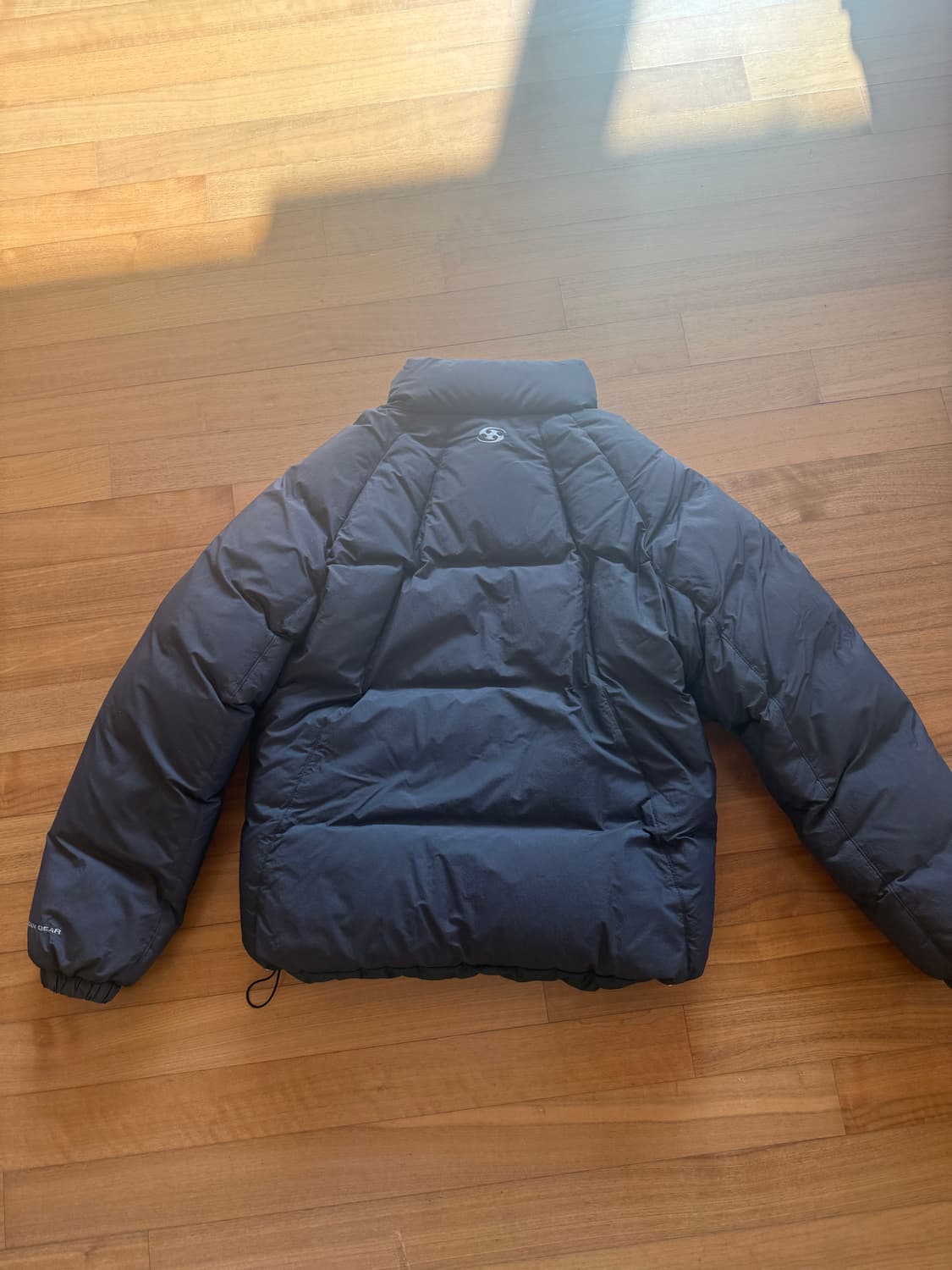 산산기어 21fw 푸퍼 다크 그레이 상품이미지2