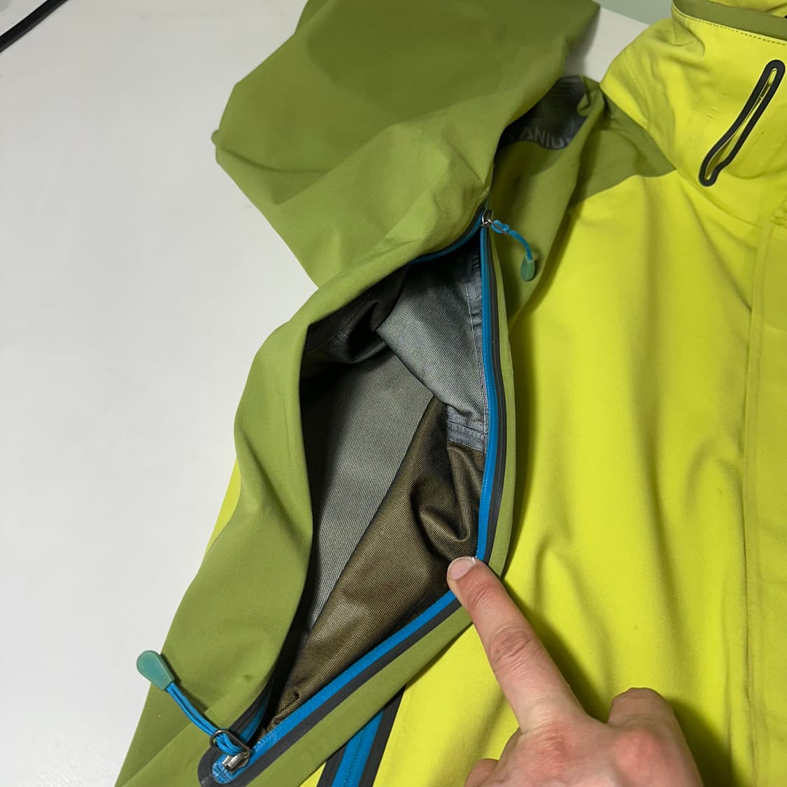 105 XL 컬럼비아 그린배색 나일론 고어텍스 PROSHELL 등산바막 상품이미지5