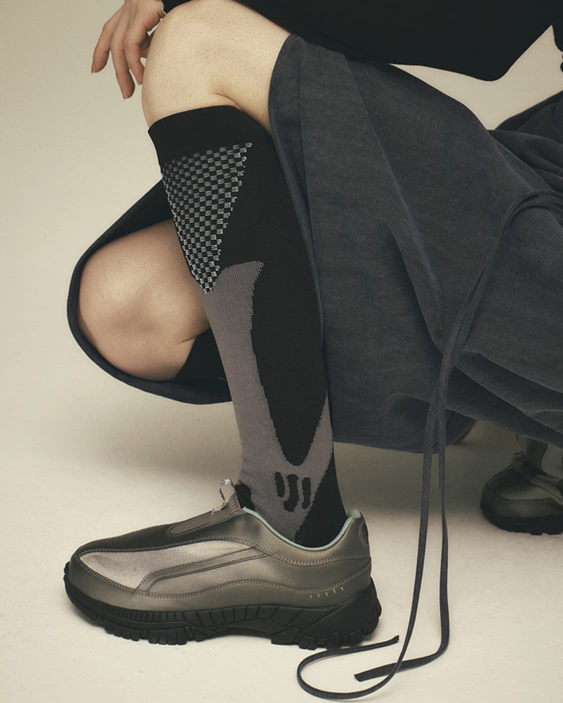 BLADE TRACKING SNEAKERS 상품이미지1