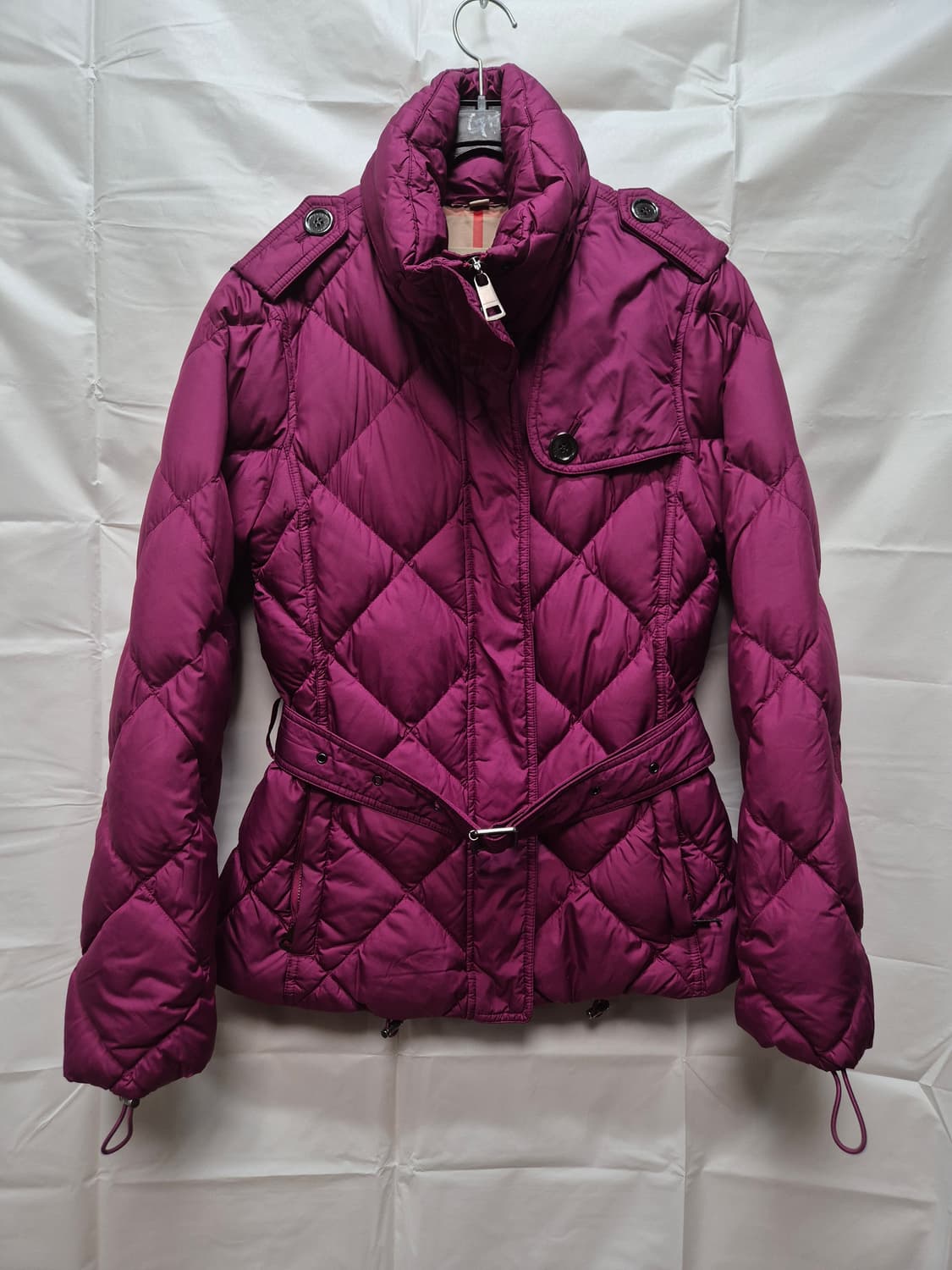 버버리 여성 벨티드 패딩 백화점판 상품이미지1