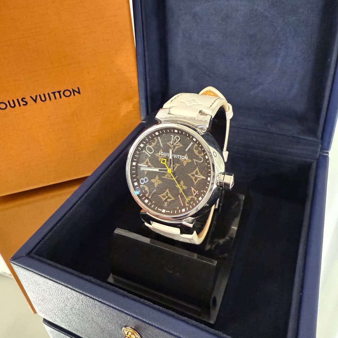 [정품]루이비통 땅부르 모노그램 쿼츠 시계 QA072Z 상품이미지2