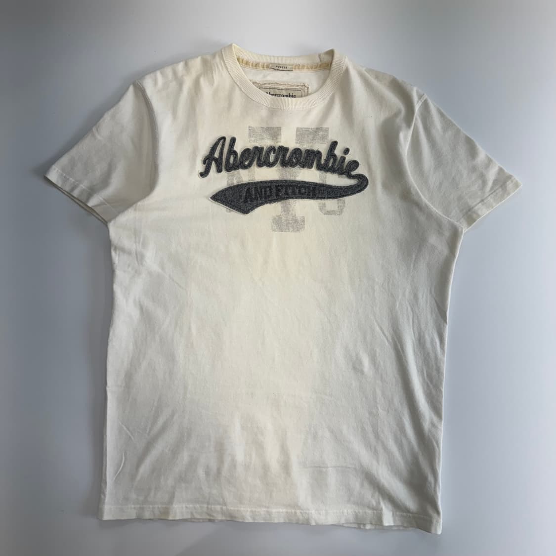 Abercrombie 아베크롬비 그레이 레터링 반팔 상품이미지3