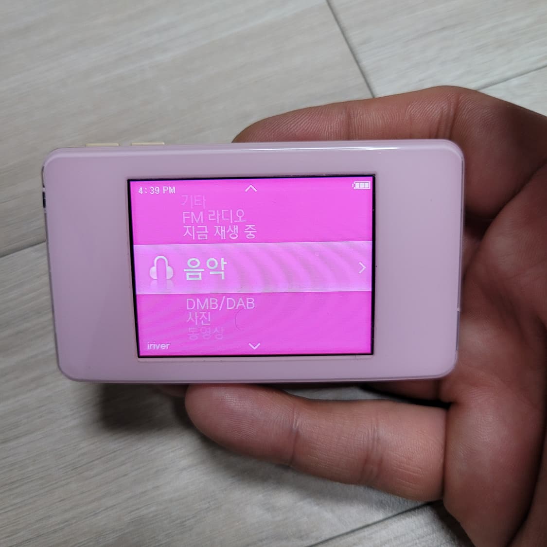 아이리버 클릭스 8기가 핑크색 MP3 상품이미지4