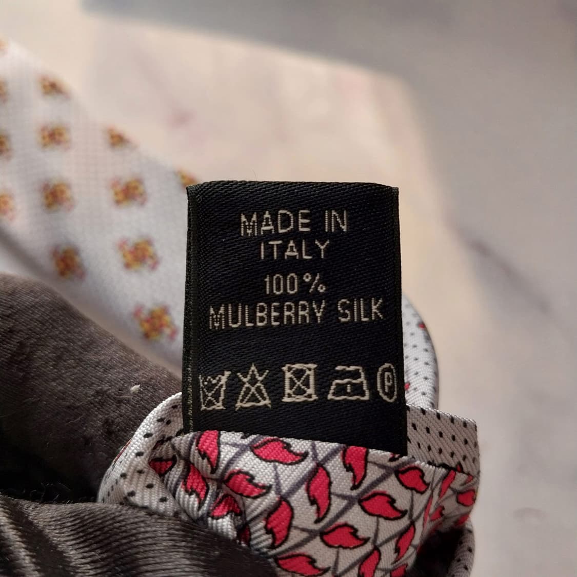 던힐 실크 그레이 넥타이 8.6cm A+등급 K1445
 상품이미지10