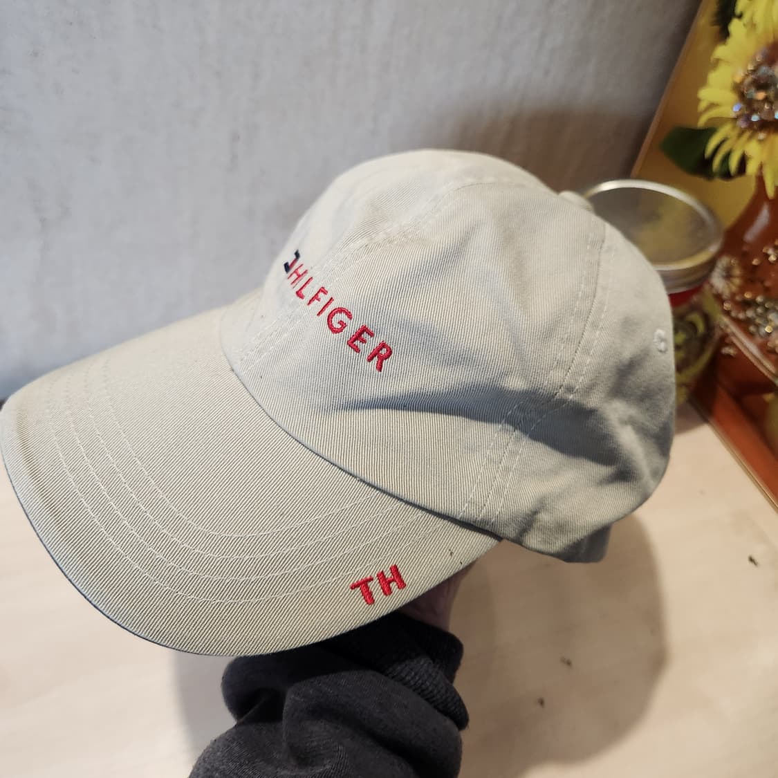 TOMMY HILFIGER 베이지 볼캡 | 레더 스트랩 클래식 캡 상품이미지4