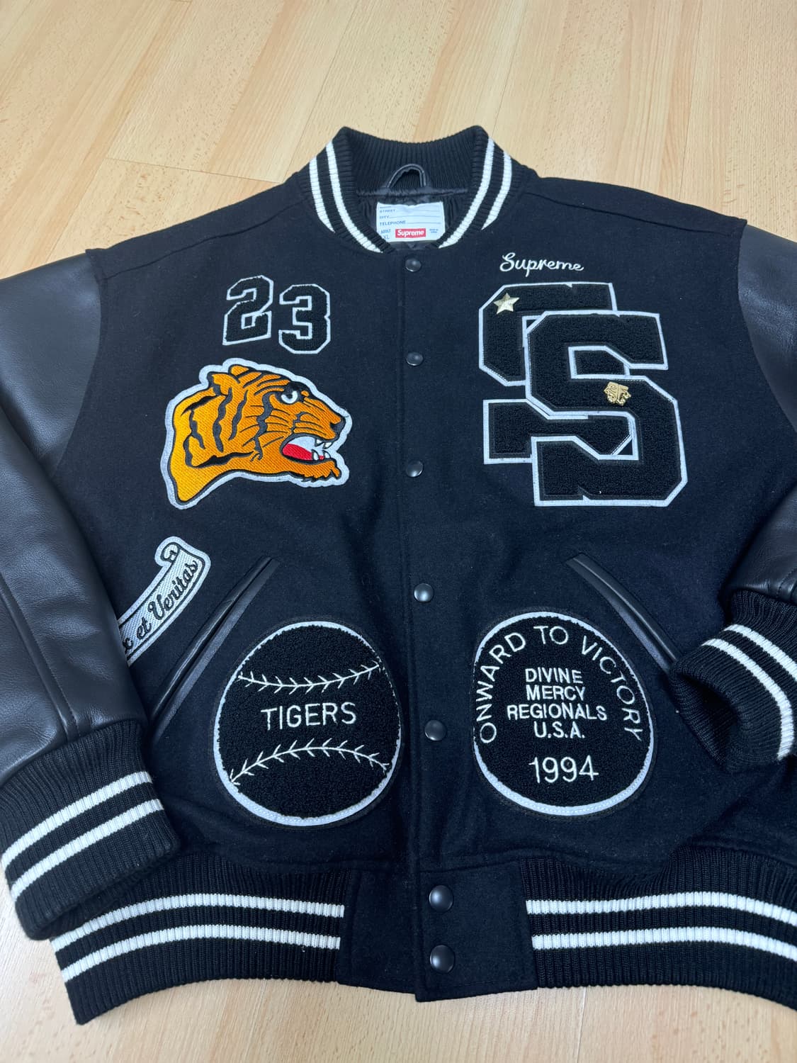 슈프림 타이거 바시티xl 상품이미지1