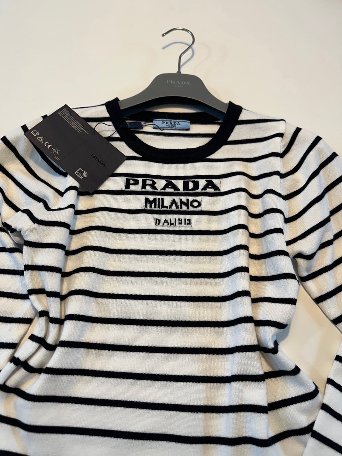 (새상품)프라다니트 상품이미지2