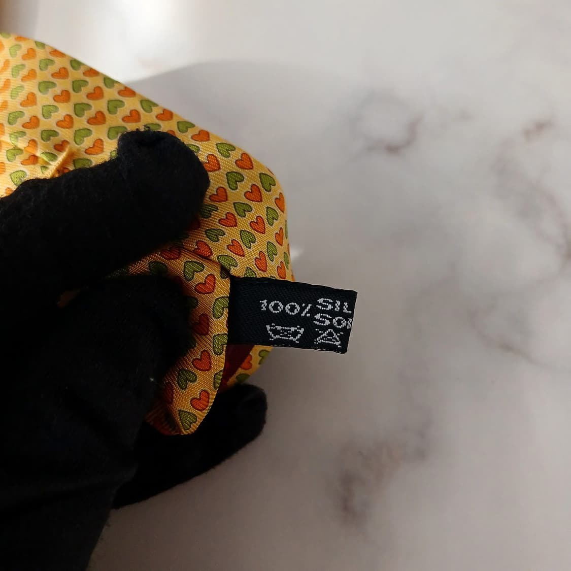 페라가모 실크 옐로 하트 패턴 넥타이 9.4cm A+등급 A19002
 상품이미지8