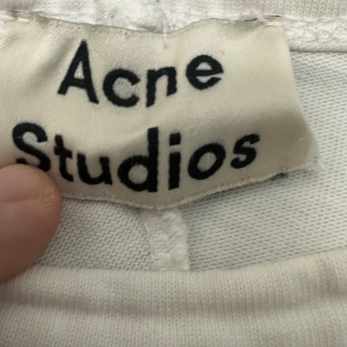Acne Studio 아크네 스튜디오 긴팔티셔츠 맨투맨 화이트  상품이미지5