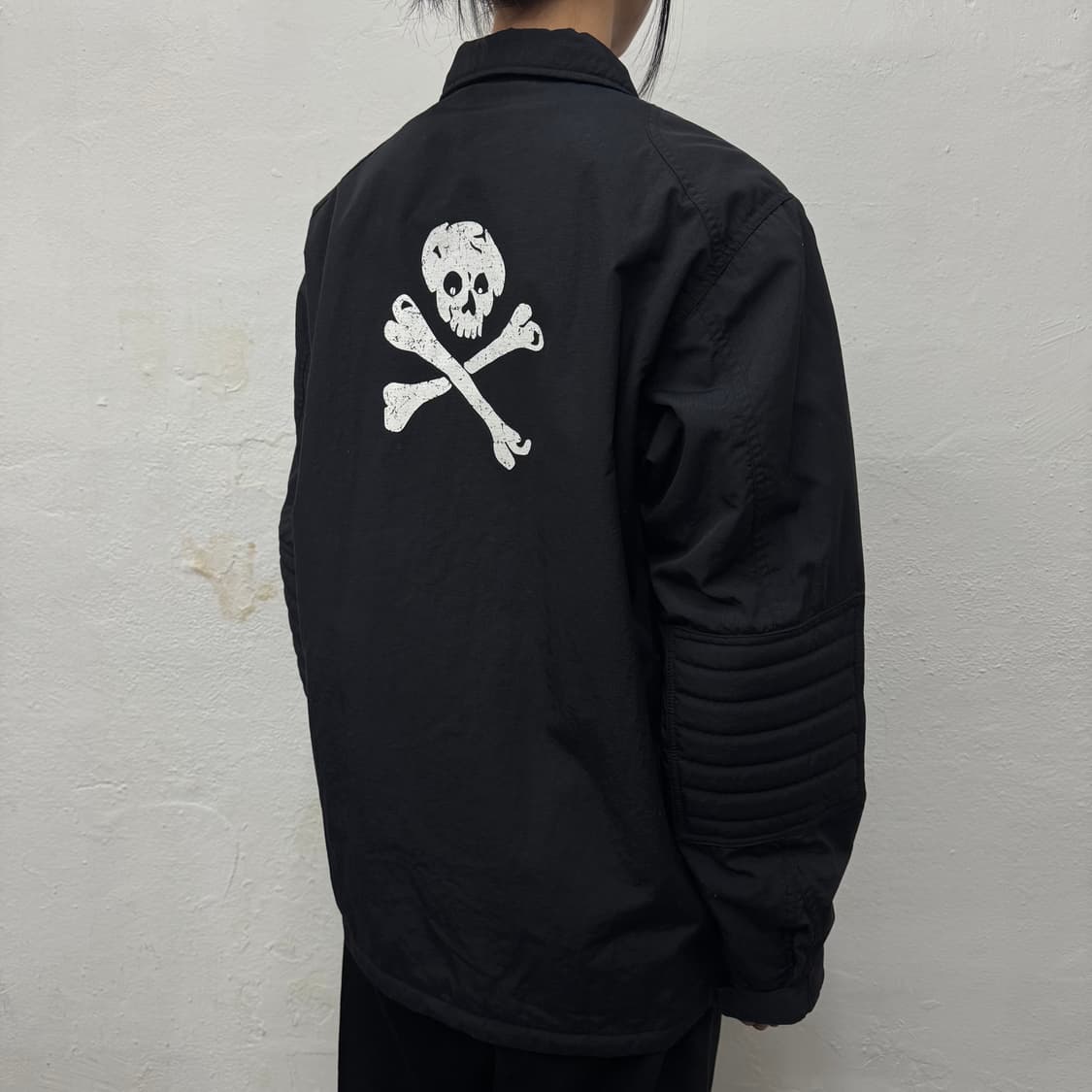 더블탭스(WTAPS) 블랙컬러 크로스 본 엘보패치 나일론 정글 자켓 상품이미지2