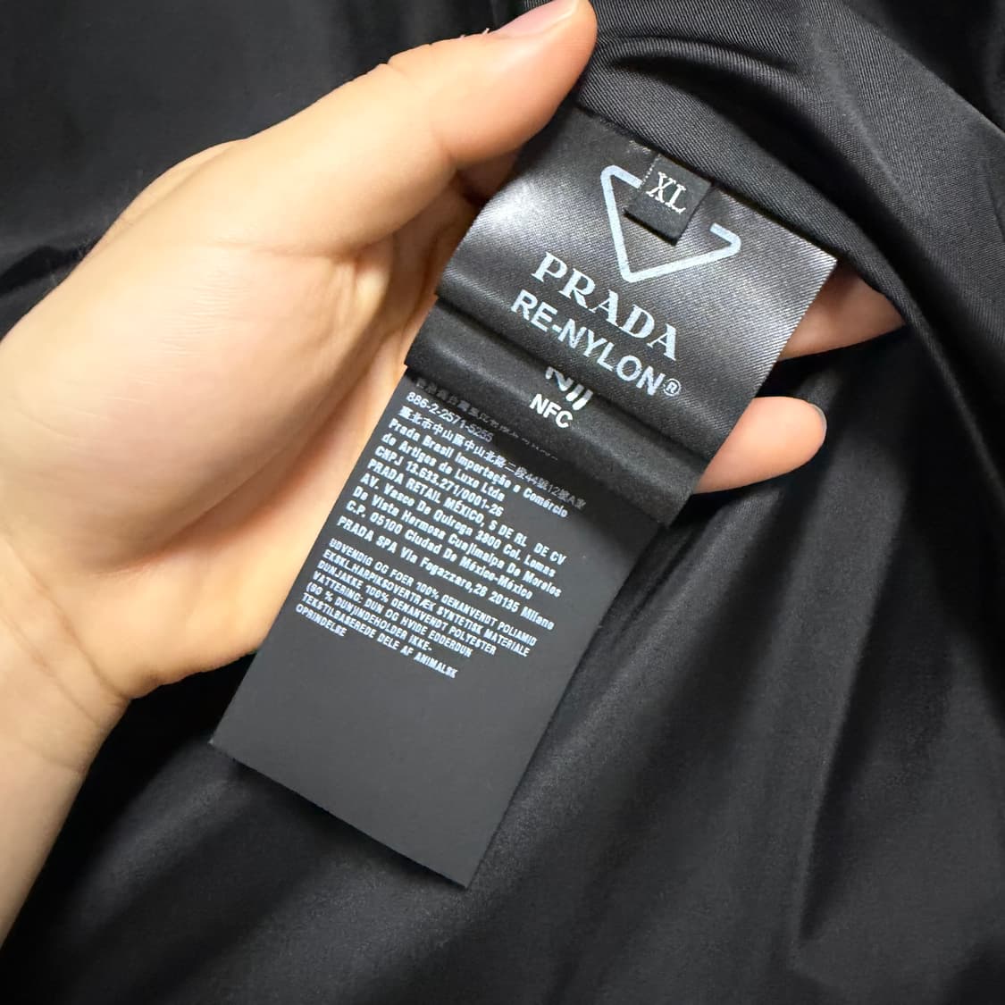[S급/XL] 프라다 리나일론 다운 후드 패딩 조끼 블랙 상품이미지7