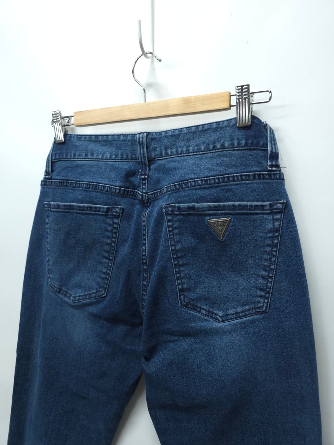 게스(GUESS) 슬림 스트레이트 중청 데님 팬츠 (30사이즈) 상품이미지7