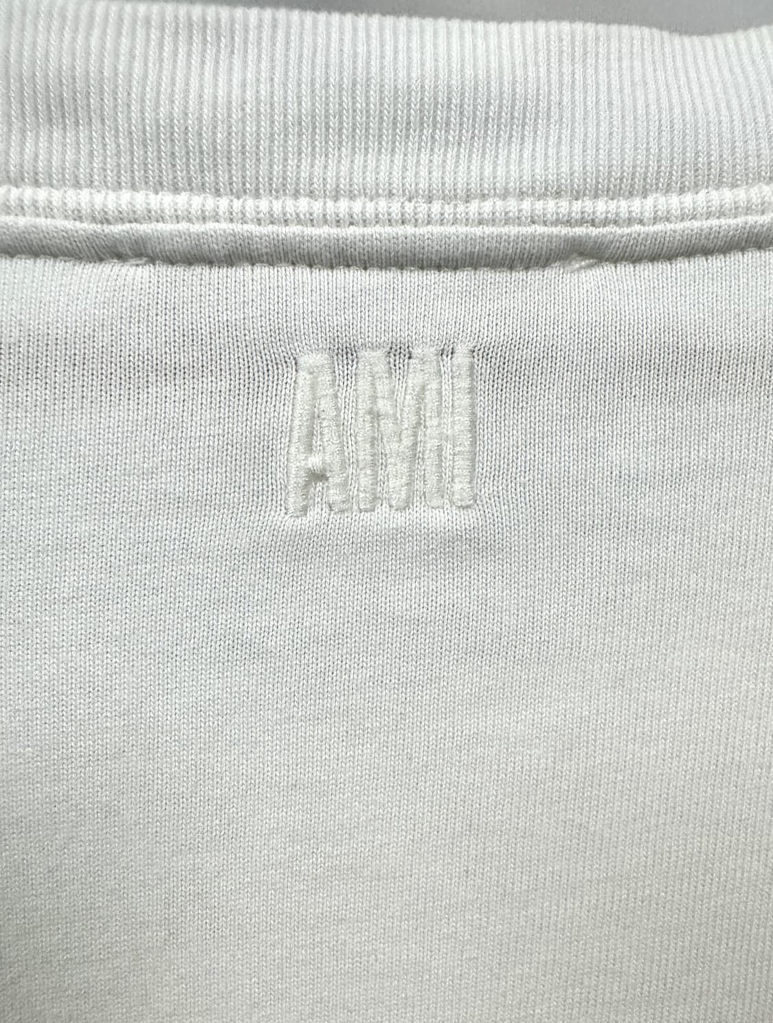AMI PARIS 아미 레드 스몰하트 자수로고 오버핏 반팔 화이트 티셔츠 상품이미지4