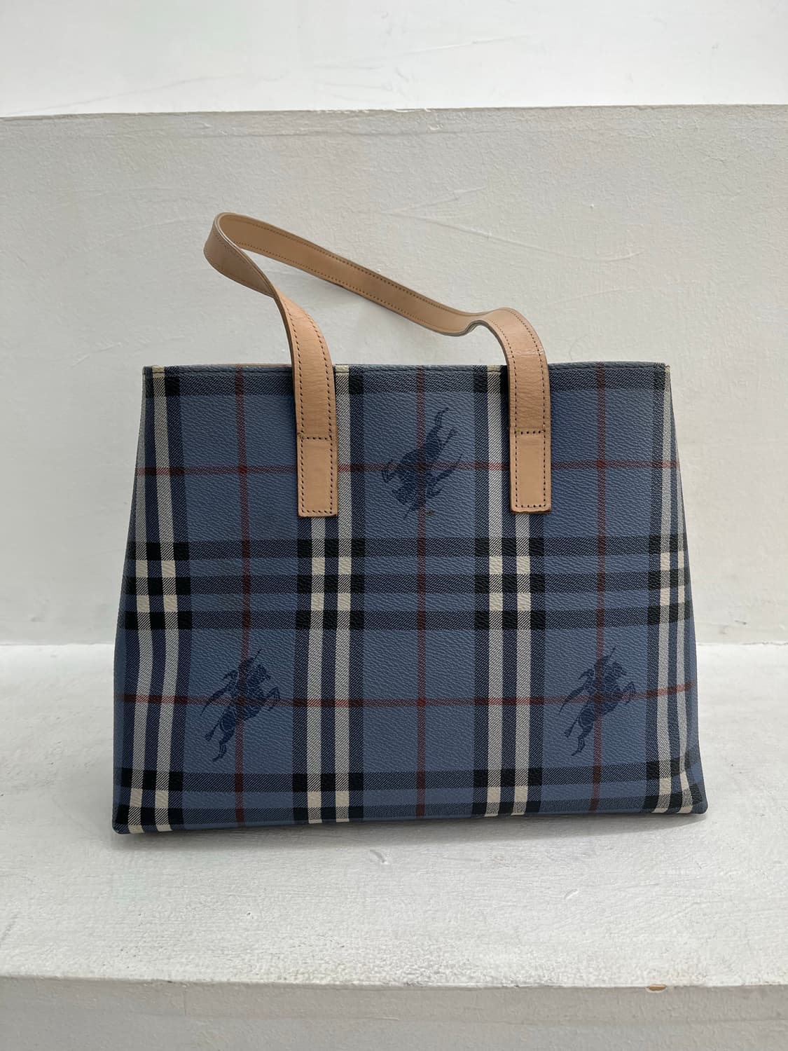 버버리 블루 체크 토트백 상품이미지2