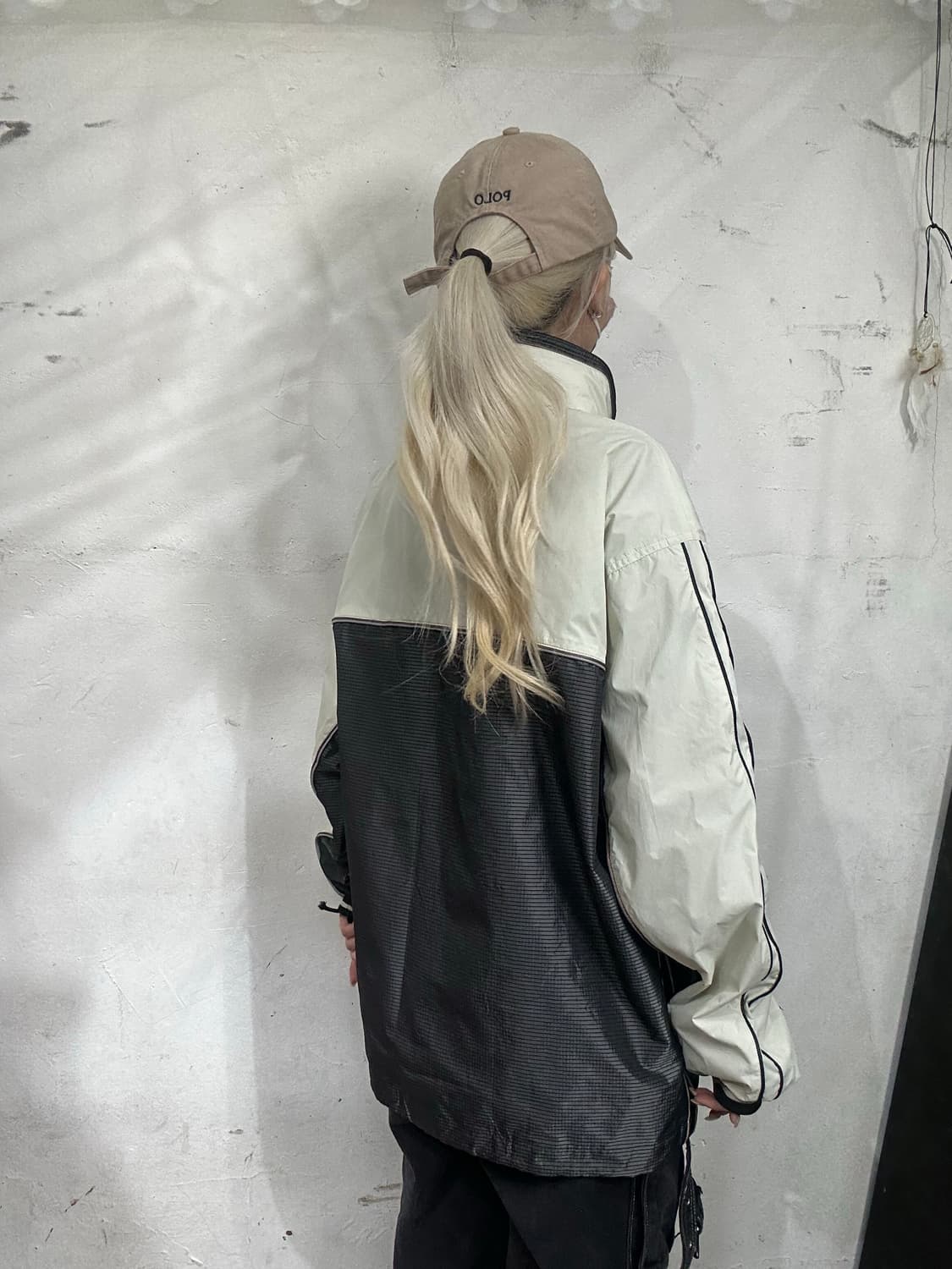 아식스 블랙 아이보리 올드스쿨 오버핏 바람막이 트랙 자켓 L 상품이미지3