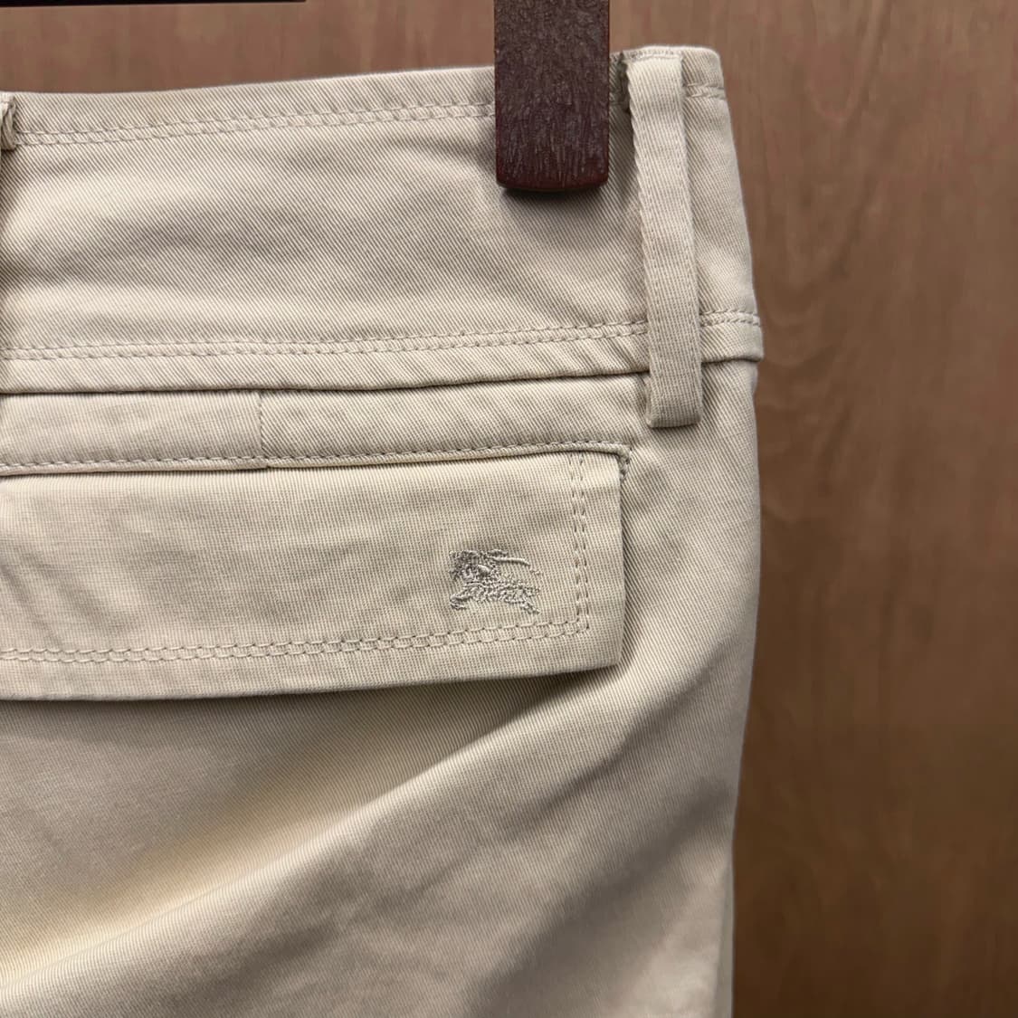 버버리 블루 라벨 코튼 팬츠 클래식 체크 안감 더블 버튼 디테일 베이지 상품이미지6