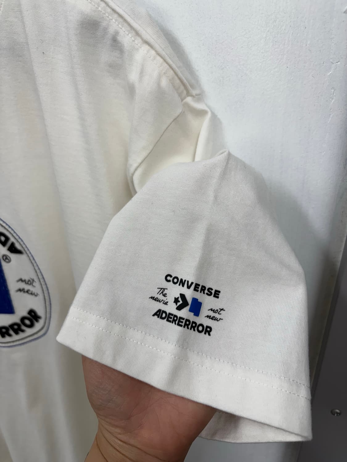 컨버스x아더에러 셰입스 반팔티 상품이미지4