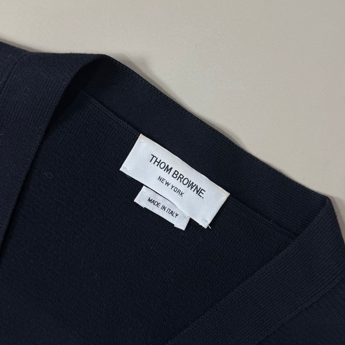 [2/당일출고]톰브라운 밀라노스티치 금장 가디건 상품이미지2