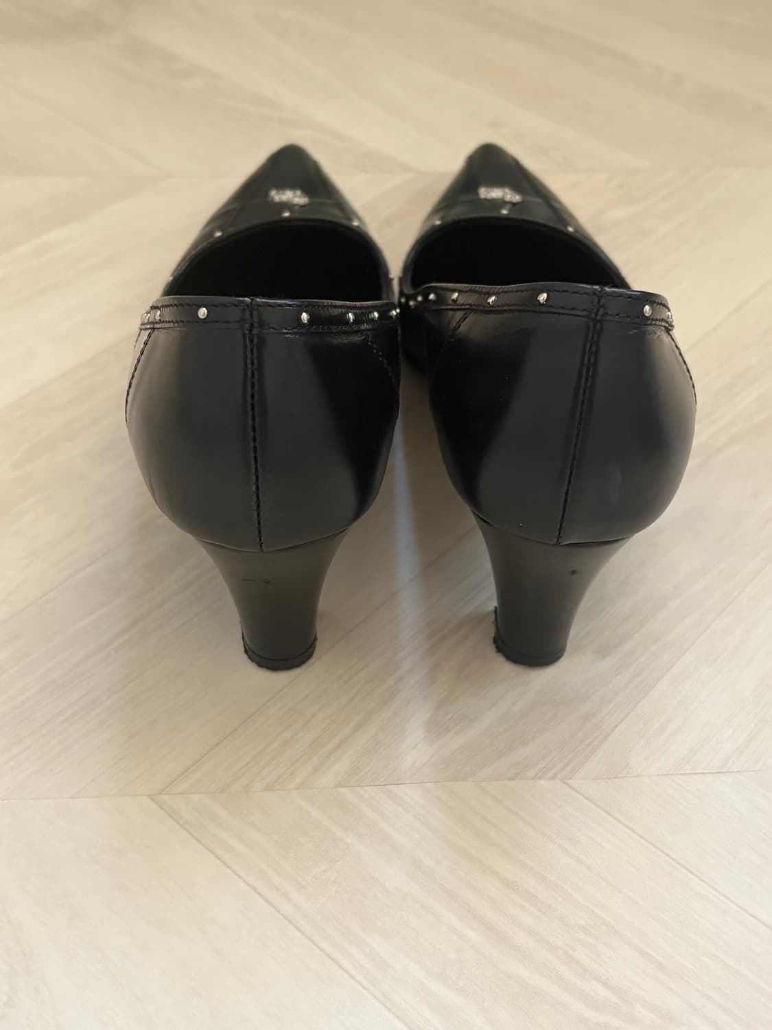 쓰리타임즈 235 클래식 로고 펌프스힐 classic logo pumps 상품이미지4