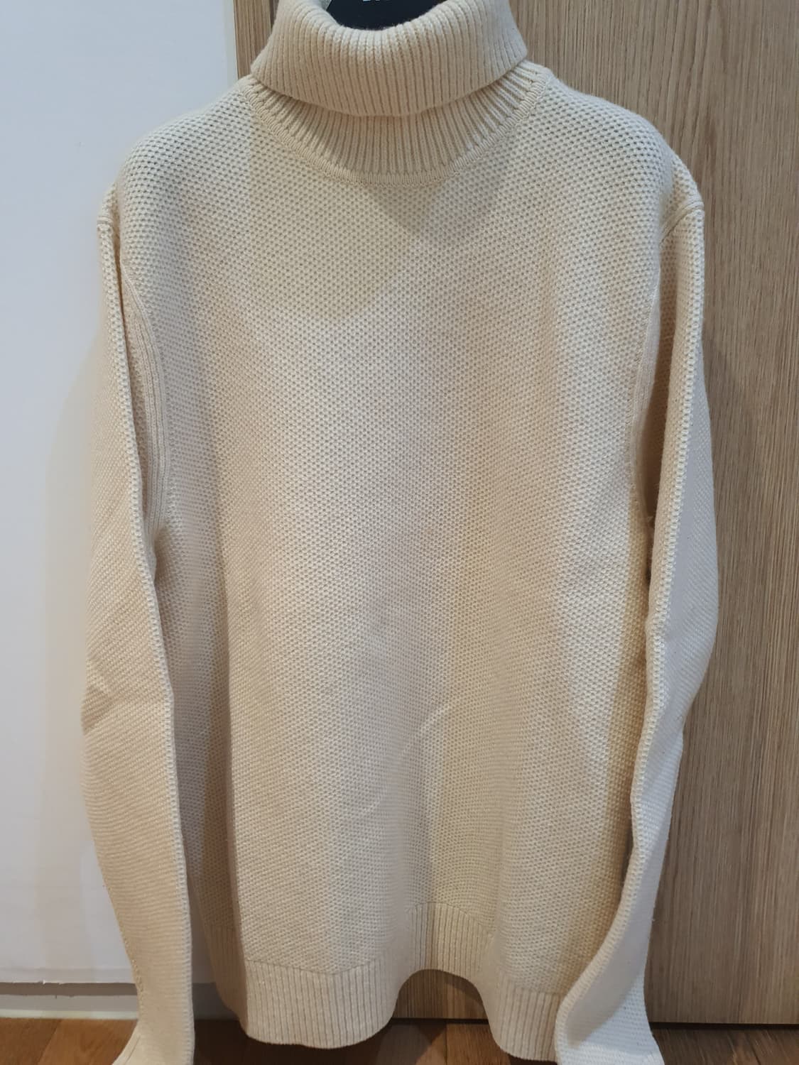 타미힐피거 아이보리색 터틀넥 니트 스웨터 판매합니다! 상품이미지2
