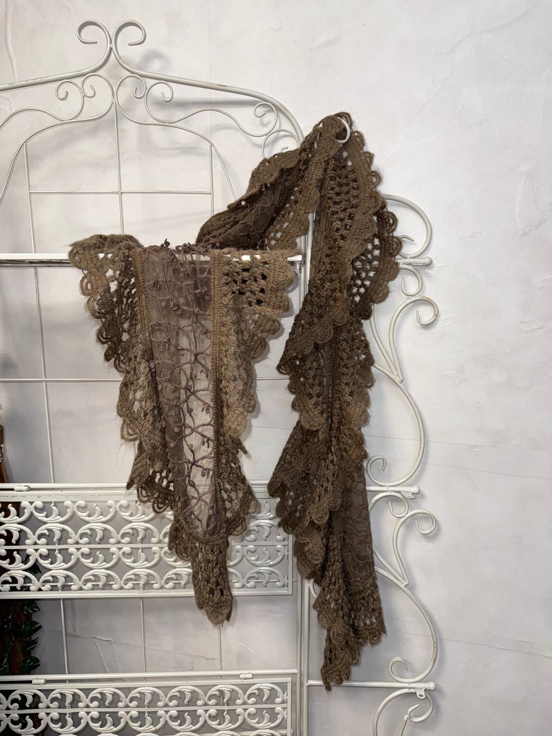 Ash brown grunge floral crochet lace 머플러 상품이미지2