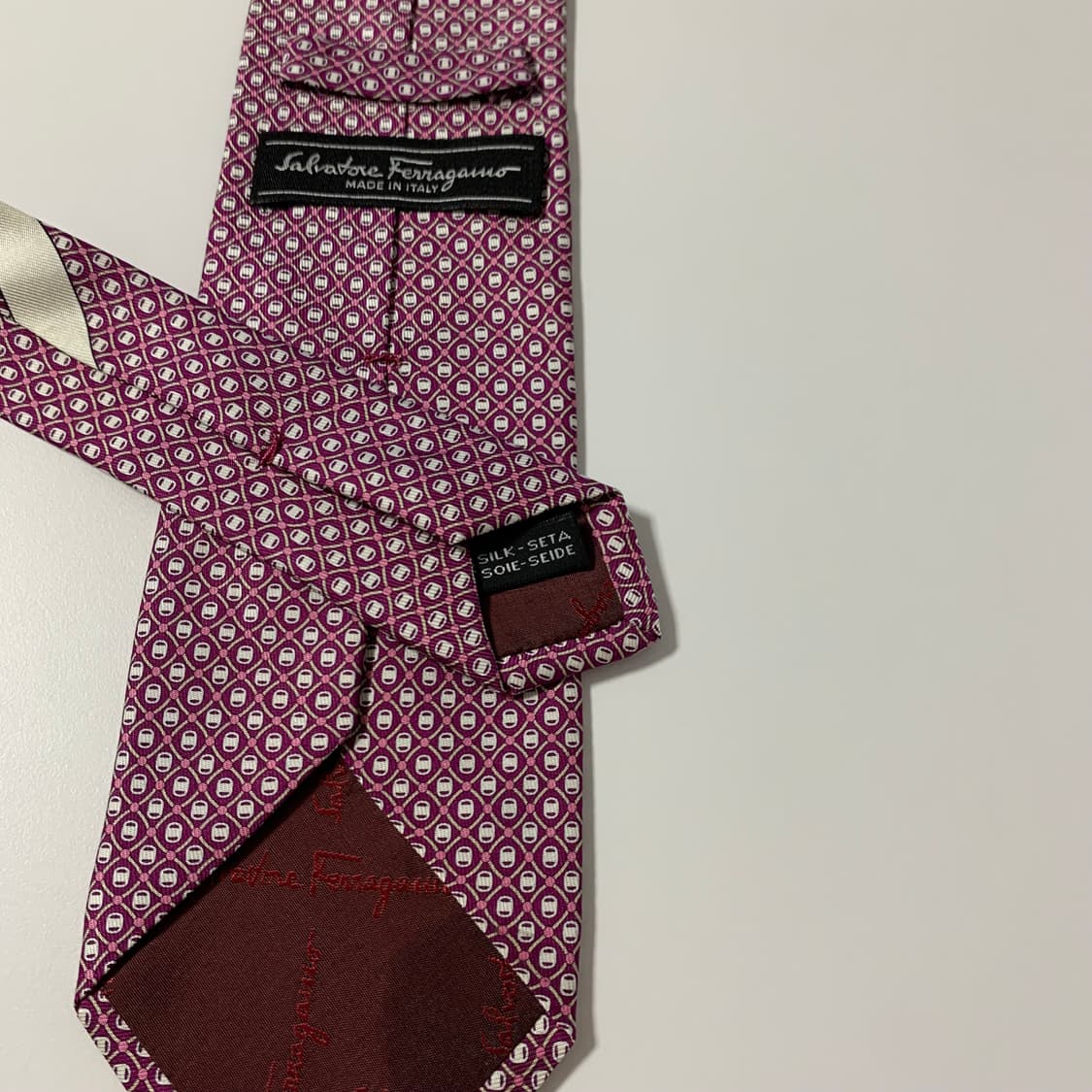 페레가모(Ferragamo) 명품 클래식 이태리넥타이 A+등급 8cm 상품이미지6