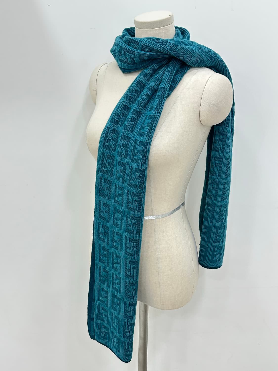 펜디 ff 로고 울 머플러 상품이미지3