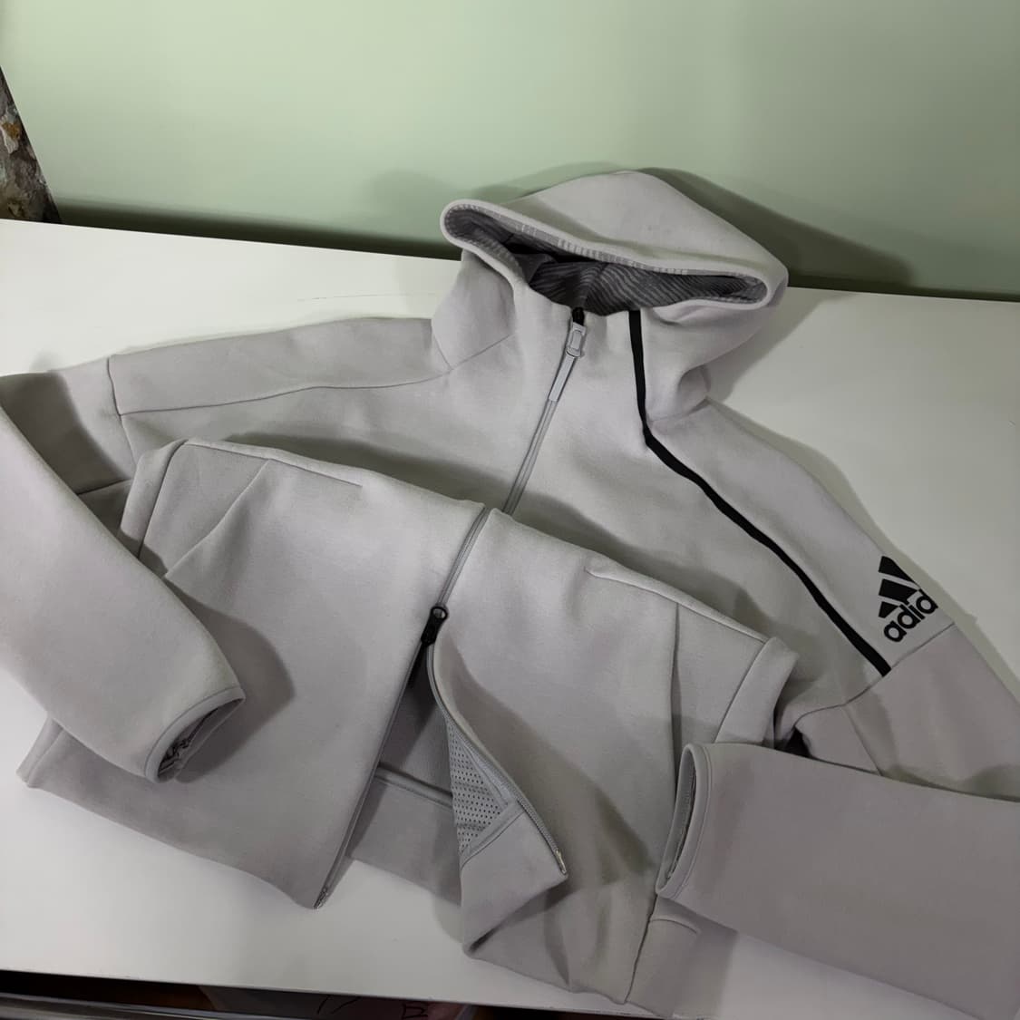 100 아디다스 연그레이 투웨이 트레이닝 후드집업 상품이미지2