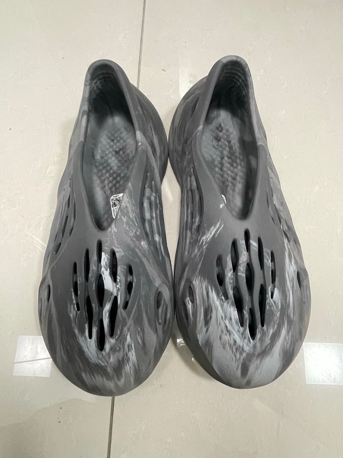 이지폼러너 믹스그래닛 265사이즈 판매합니다. 상품이미지1