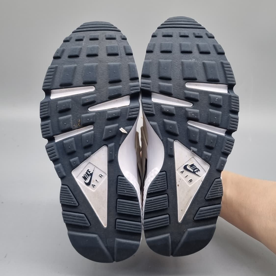 나이키 에어 허라취 여성운동화 실사이즈230 상품이미지3