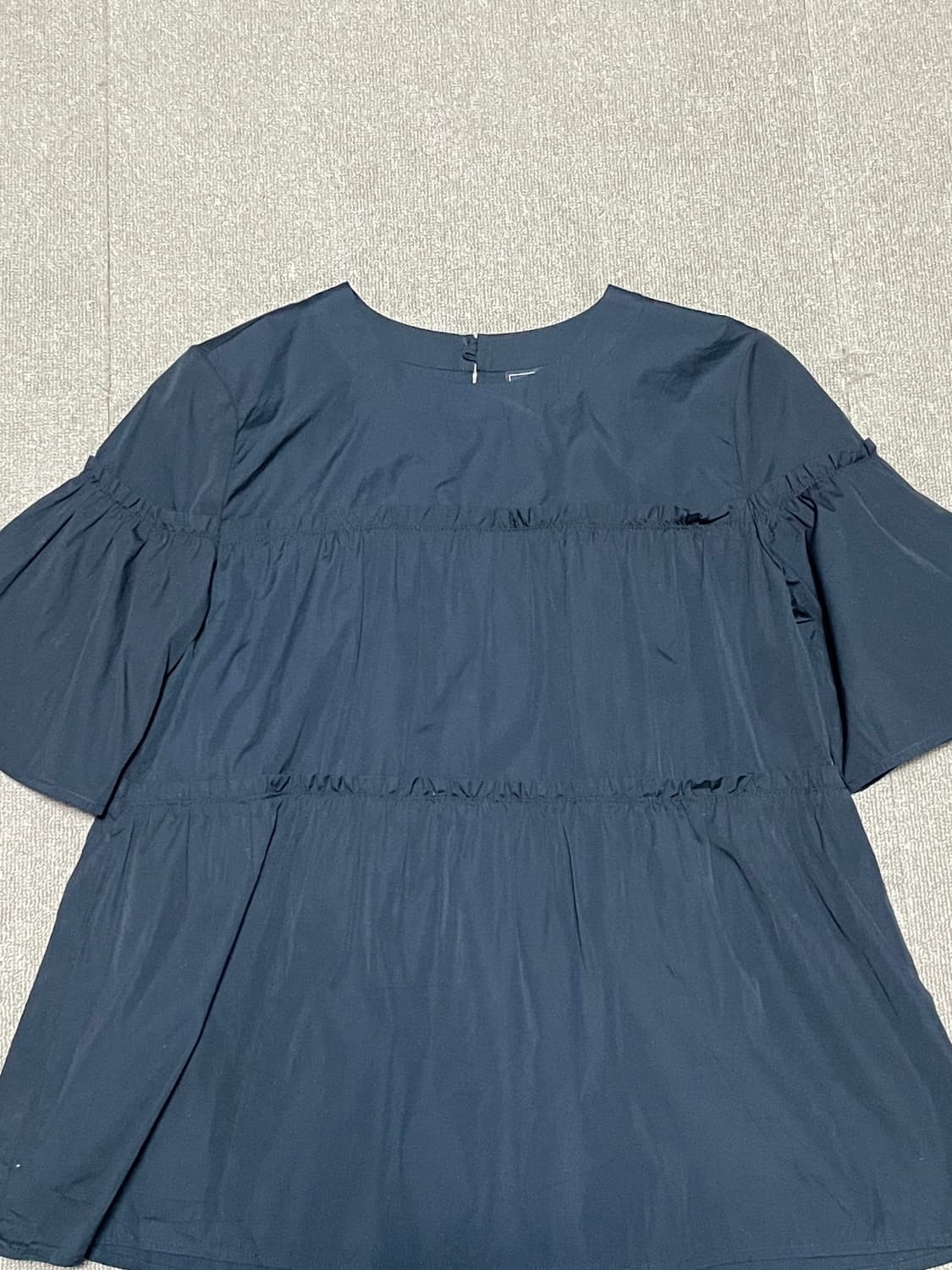 갭 네이비 프릴 블라우스 J02960 상품이미지2