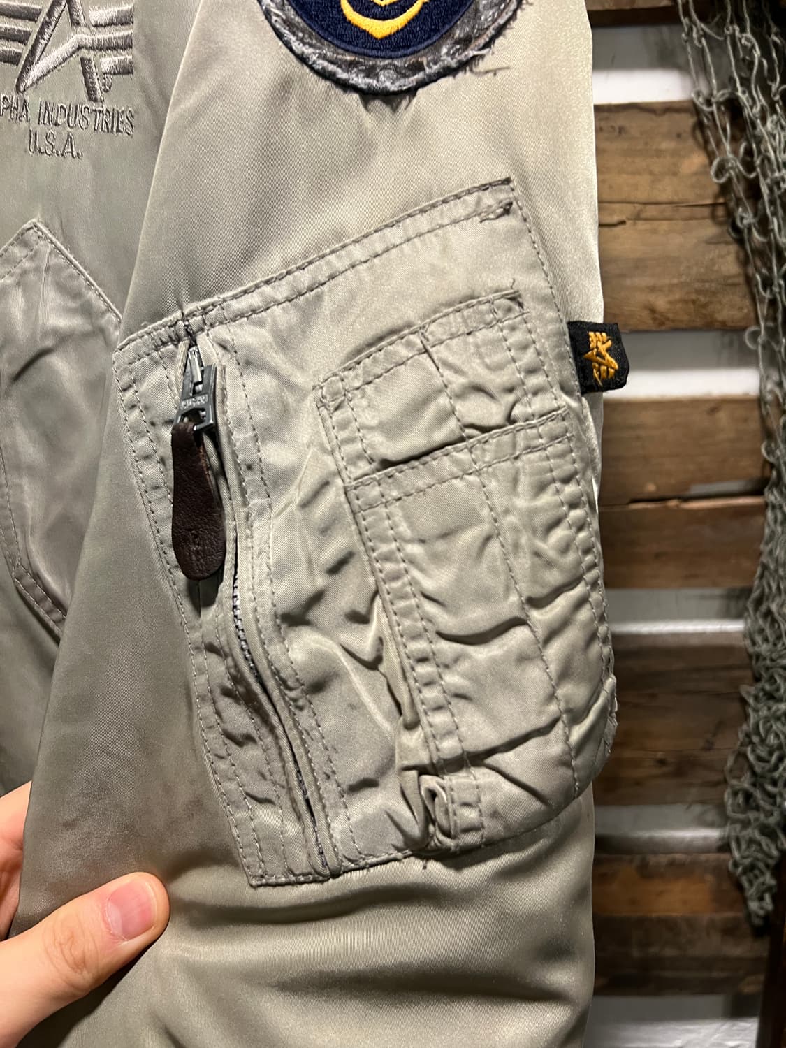 [L]알파인더스트리 레더 카라 패치 CWU-45P 항공 점퍼 상품이미지6