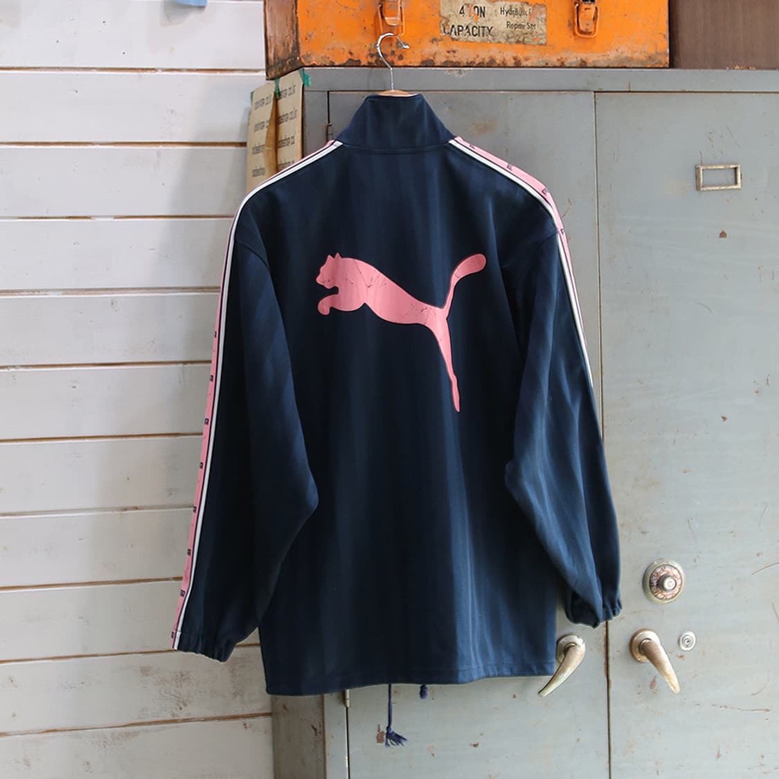 (착용컷) PUMA 올드스쿨 트랙 자켓 (남성용 103) 상품이미지2