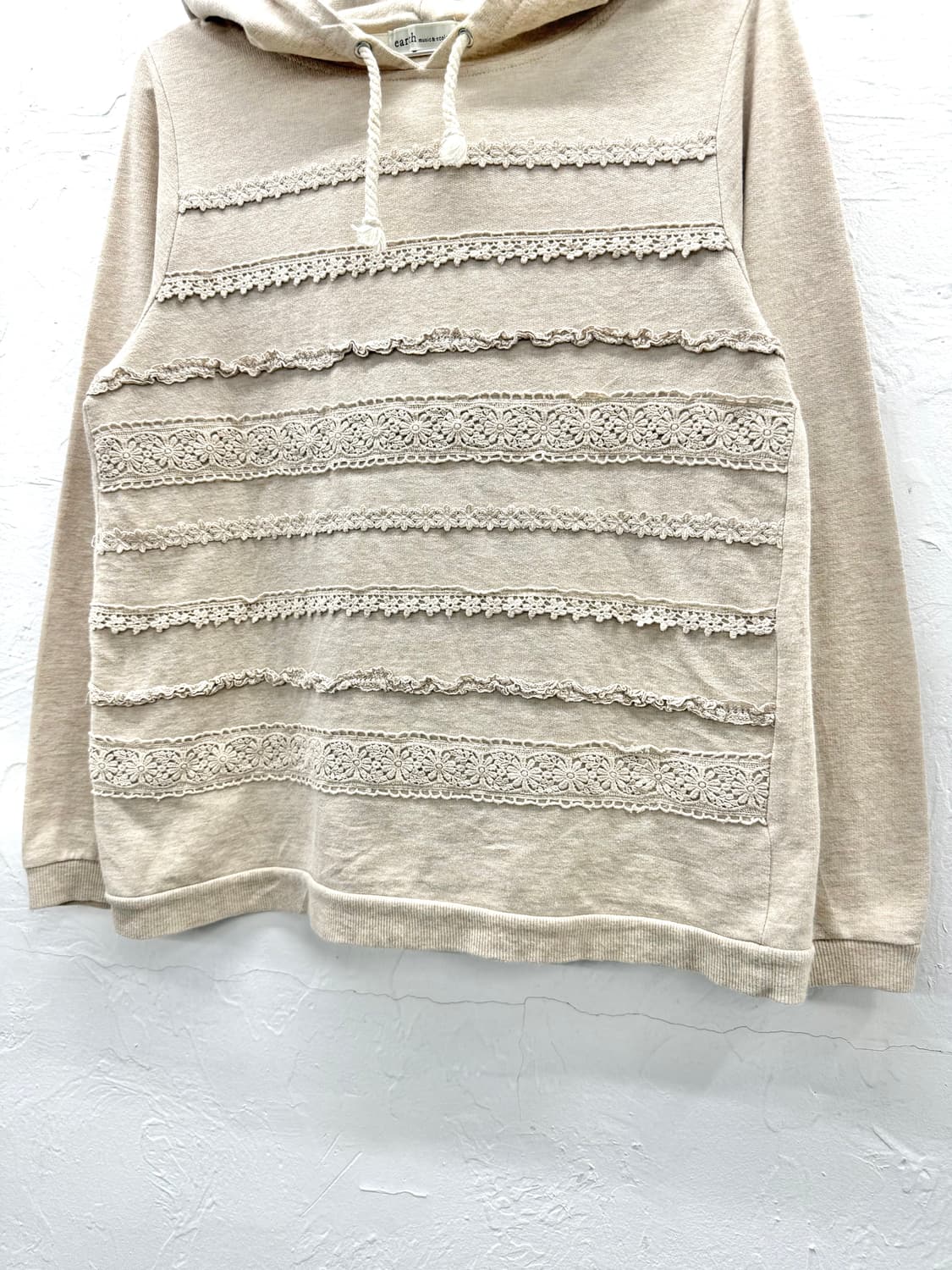 earth music&ecology 레이스 후드티 상품이미지2