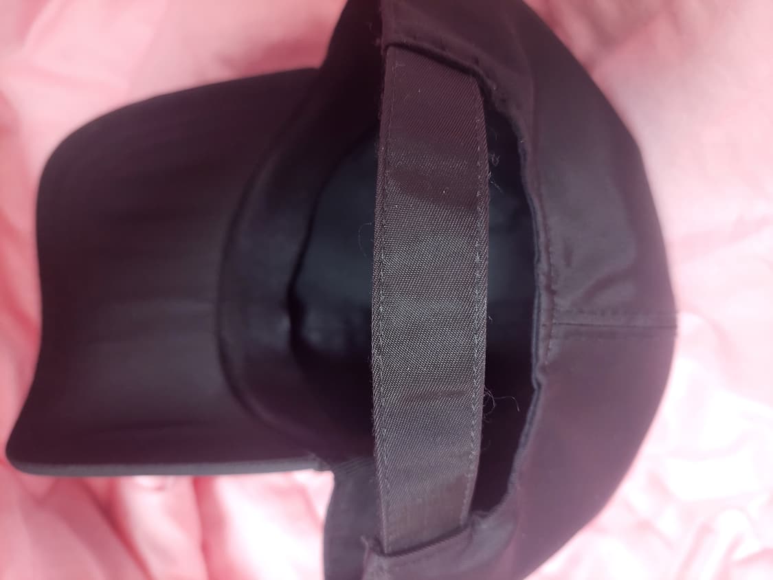 정품)급처상태양호!프라다 삼각로고 블랙 리나일론 베이스 볼 캡 모자 상품이미지3