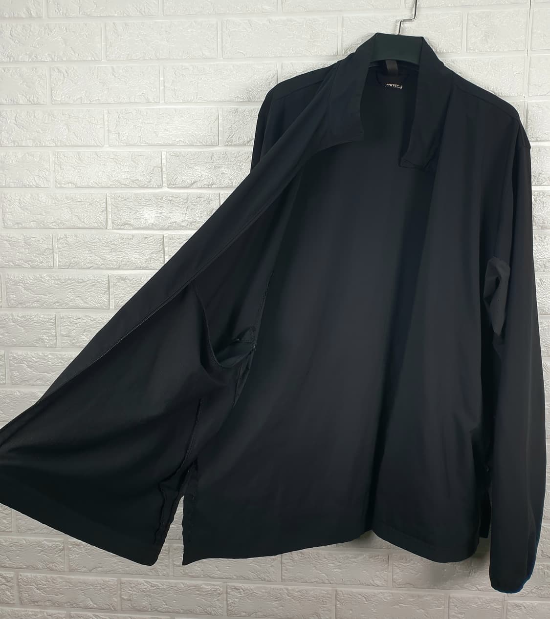 [110]아디다스 에센셜 러닝 자켓 상품이미지6