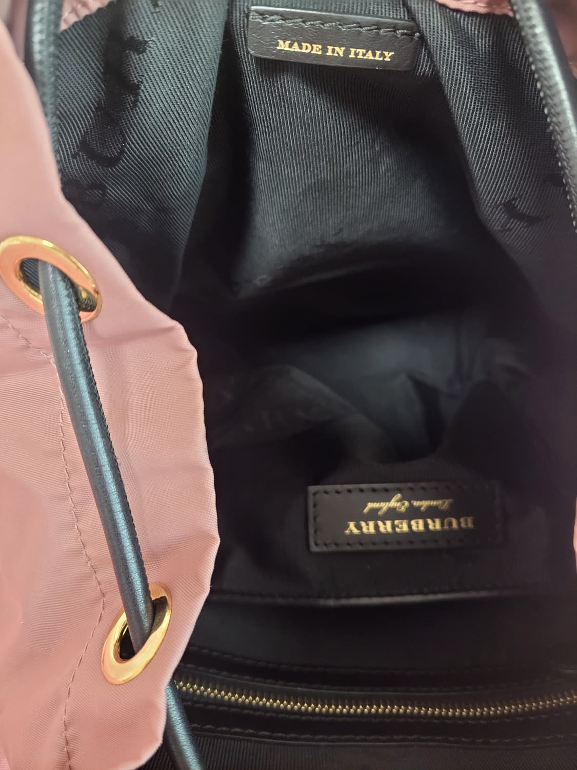 정품)급처상태양호!버버리 핑크 럭색 미디엄 미듐 백팩 연예인가방 상품이미지4