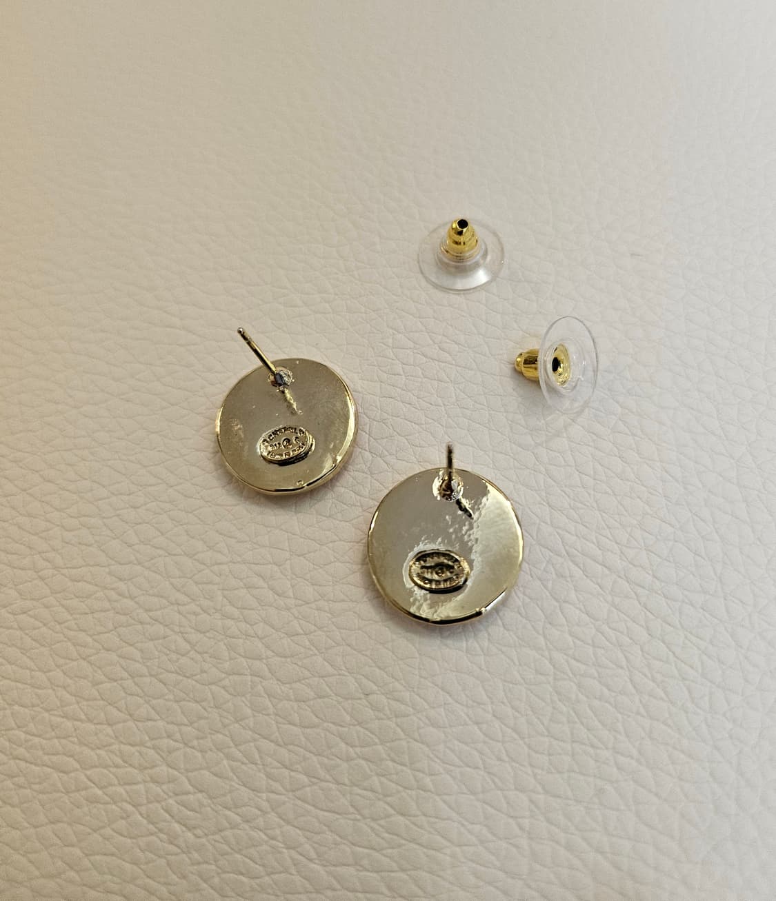 샤넬 단추 CC로고 연핑크 귀걸이 업사이클링 상품이미지6