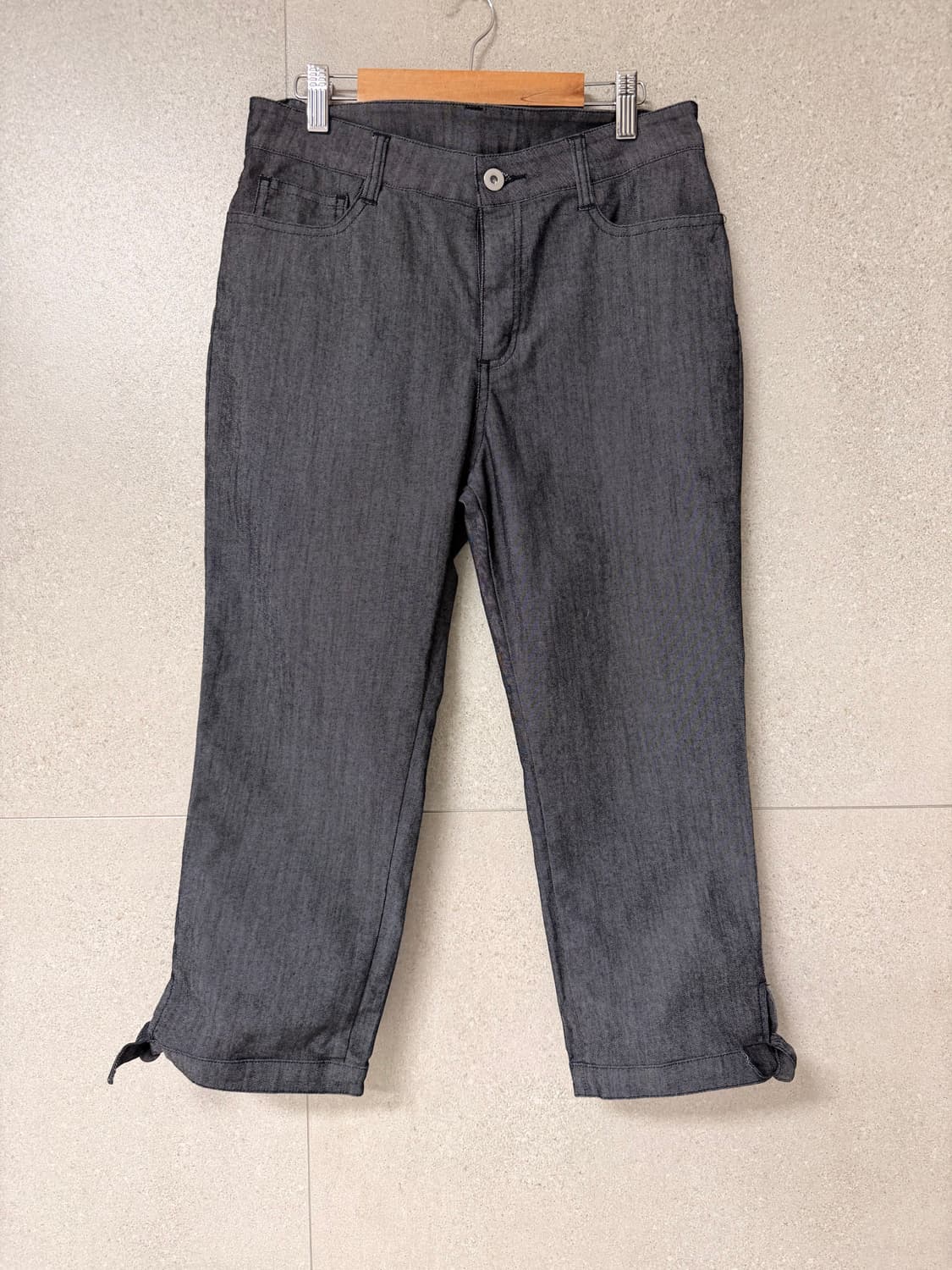 챠콜 그레이 7부 카프리팬츠 리본 블랙데님느낌 면바지 상품이미지1