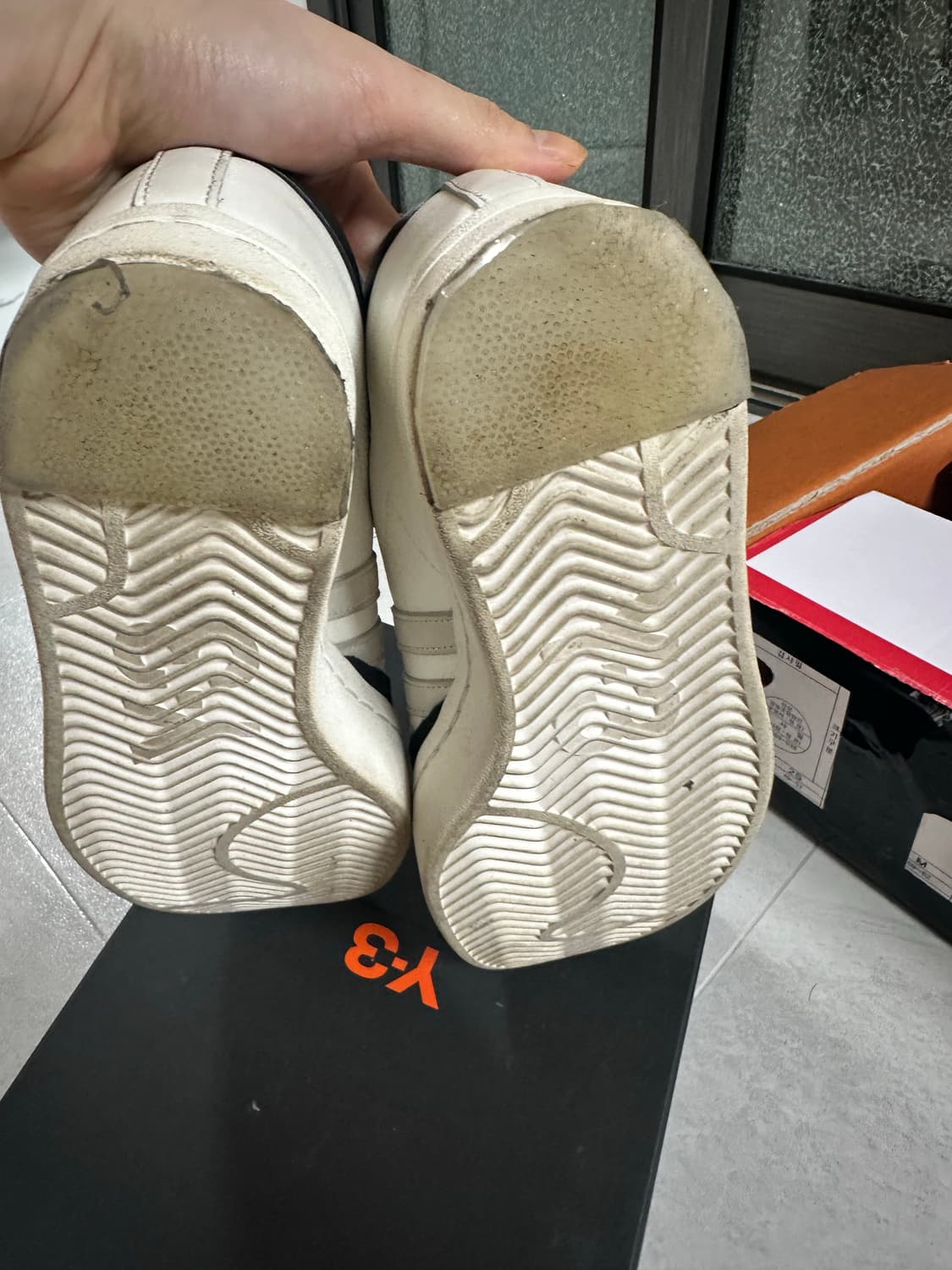 [260] Y-3 요지스타 화이트 스니커즈 상품이미지4