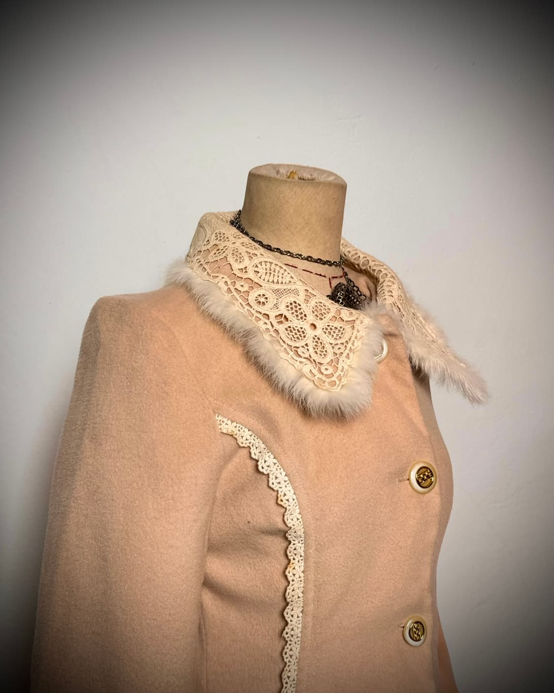 LIZ LISA 래빗퍼&크로셰 트림 포인트 코트 상품이미지5