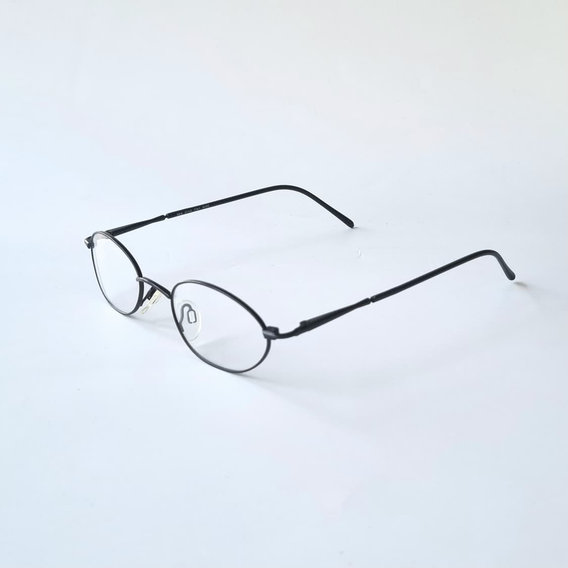 데드스탁 유니크 타원형 슬림 메탈 안경테 773 상품이미지4
