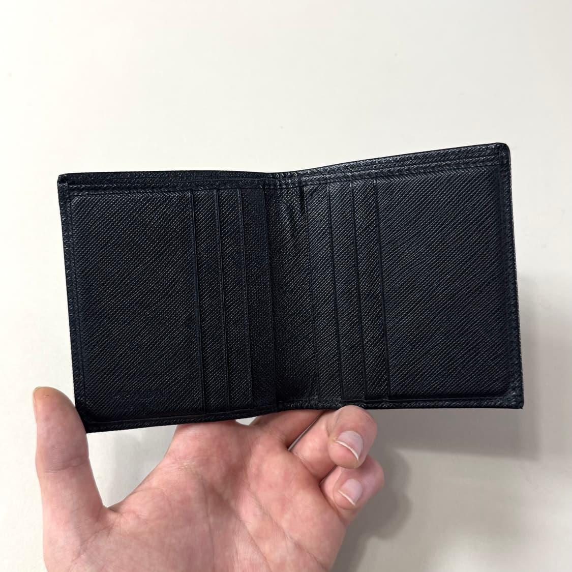 [OS/당일출고]프라다 삼각로고 사피아노 반지갑 상품이미지6