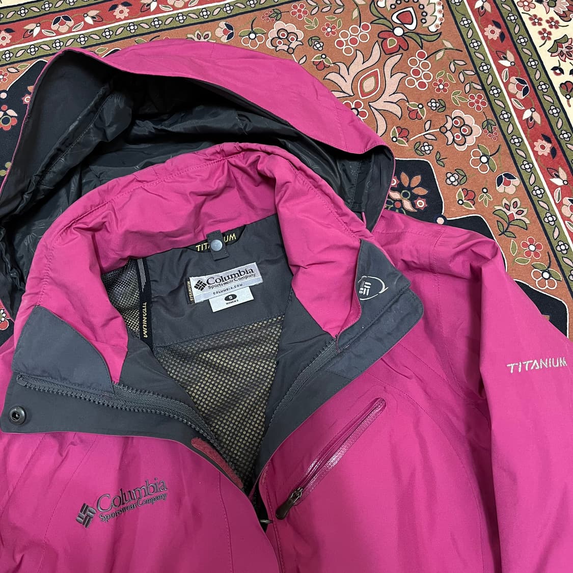 컬럼비아 티타늄 여성 고어텍스 바람막이 자켓 S/90 상품이미지7