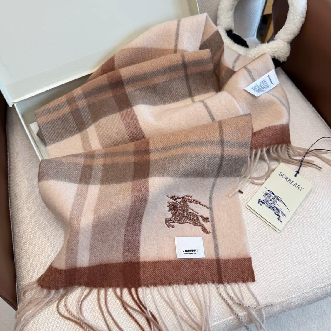 버버리 양면 머플러 램스울 100% 추동 단품
 상품이미지4