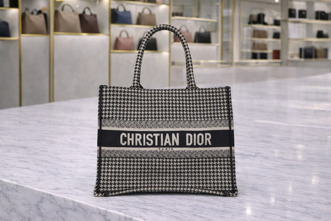 [A급] 디올 북 토트 하운드투스 체크 미디엄 판매합니다!!! 상품이미지1