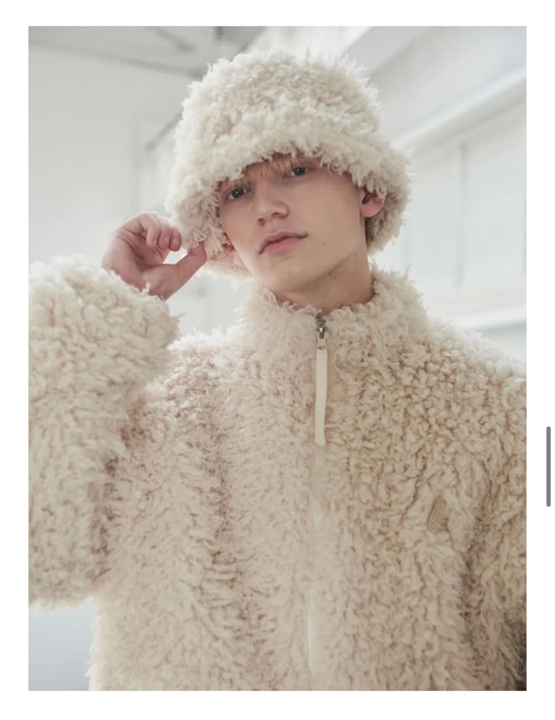 써틴먼스 아이보리 퍼 버킷 햇 상품이미지1