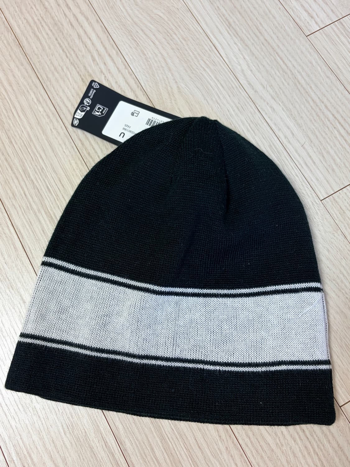 오클리 블랙 화이트 로고 비니 상품이미지2