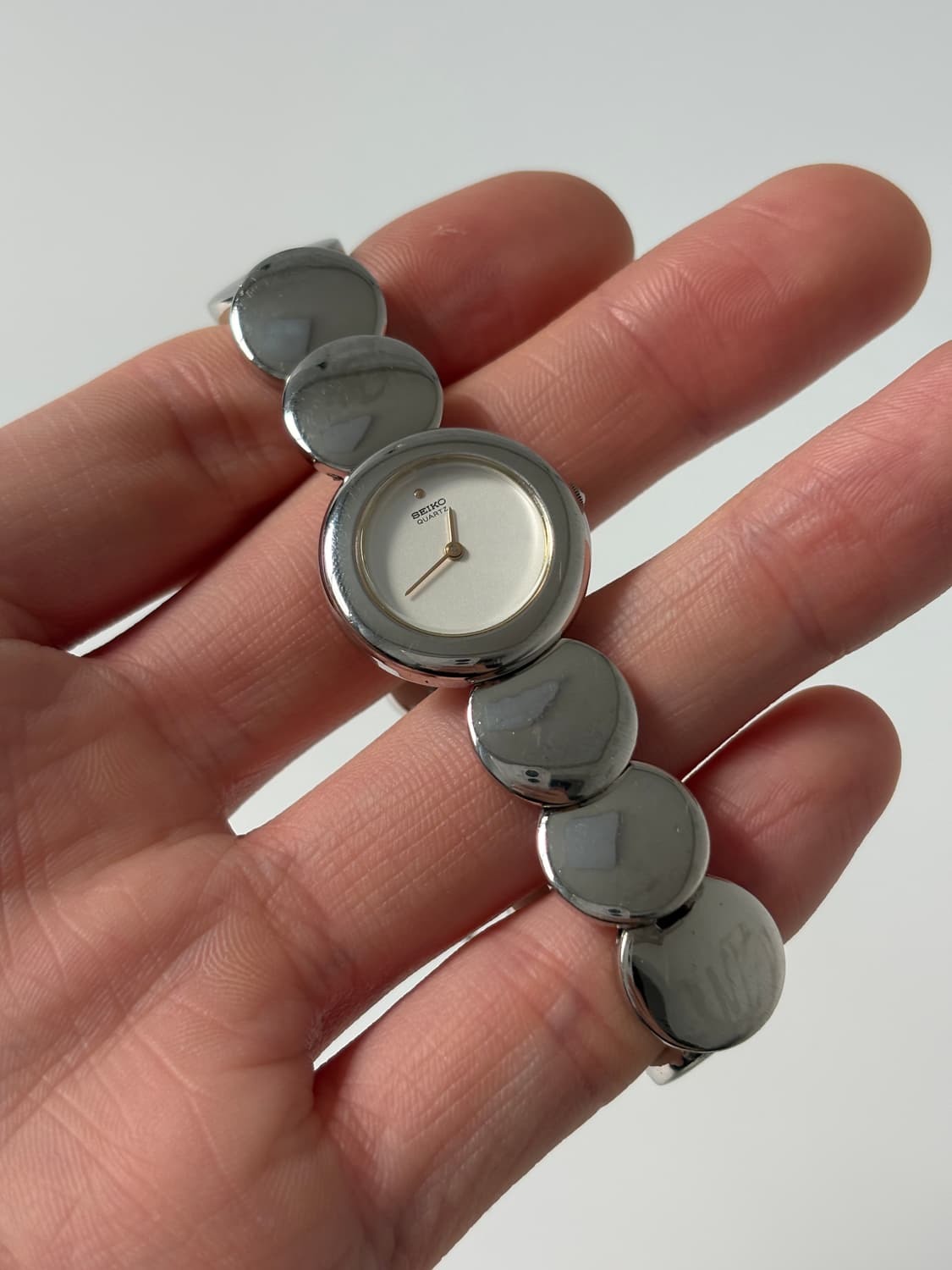 세이코 1980년대 빈티지시계 실버 라운드 브레이슬릿 쿼츠 여성 상품이미지1