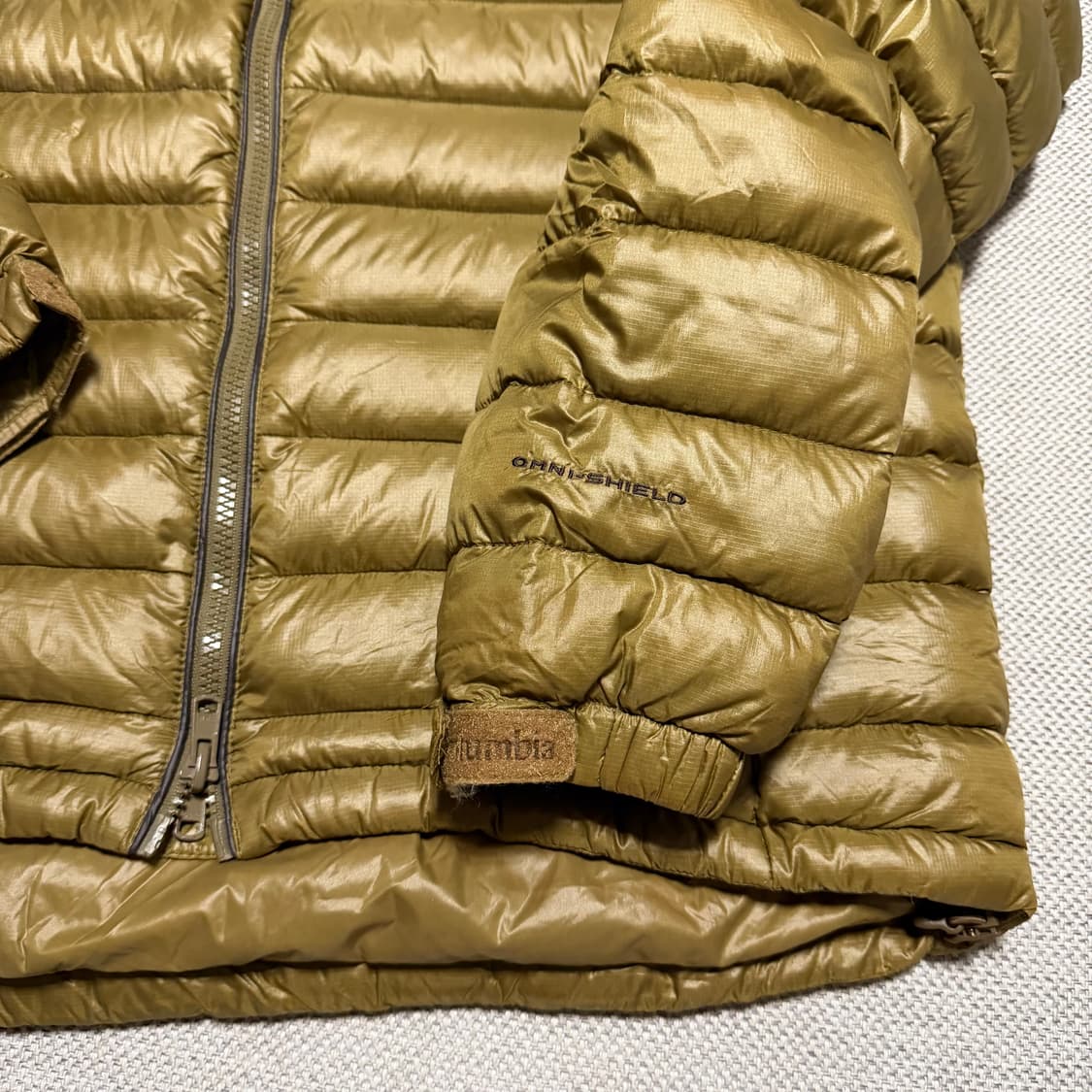 컬럼비아 옴니 쉴드 경량패딩 상품이미지3